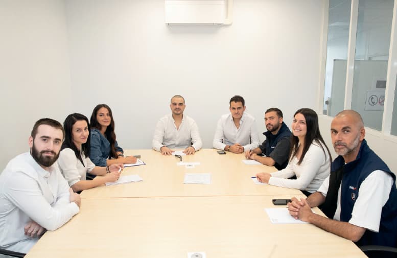 Équipe HelloTherm — techniciens certifiés RGE